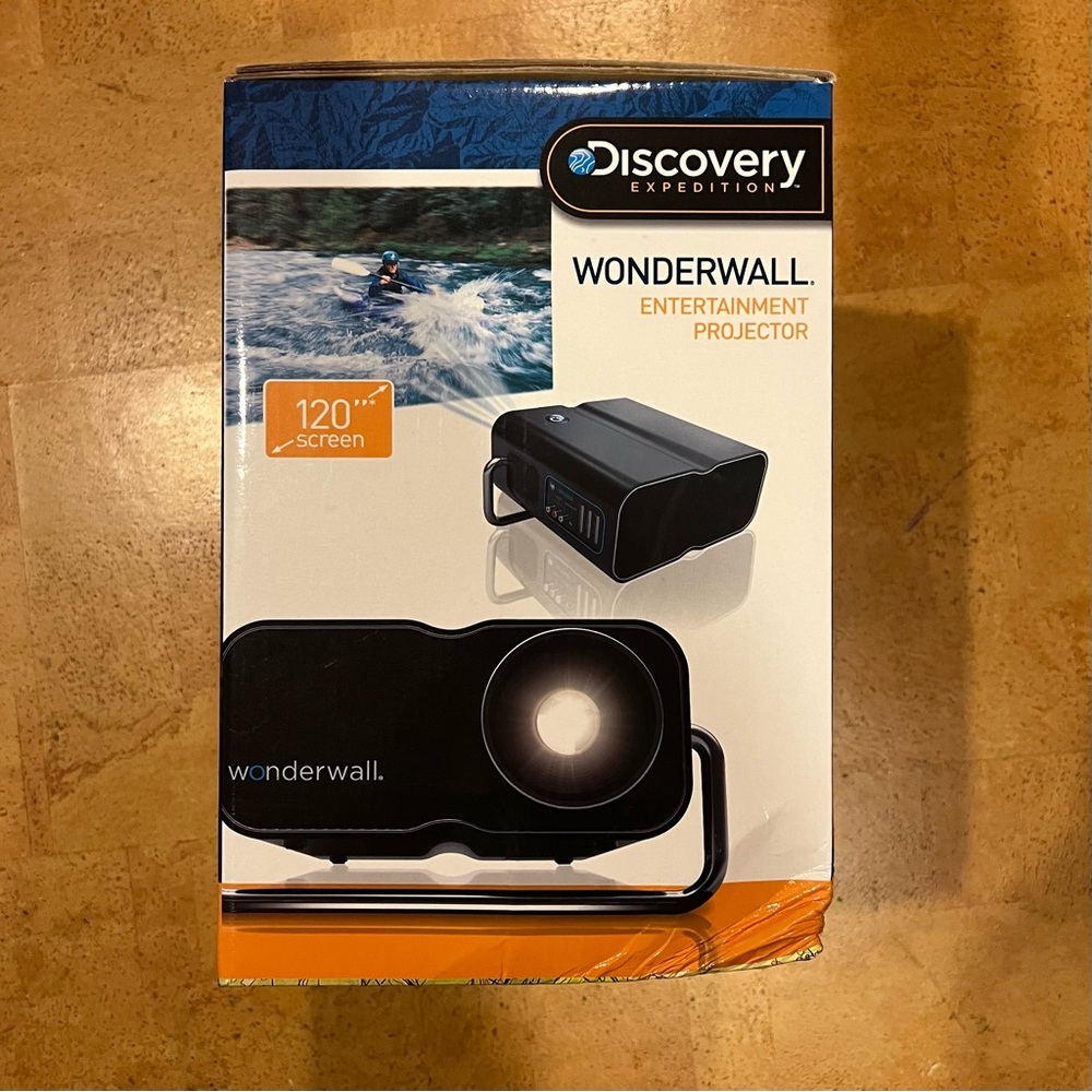 Wonderwall Entertainment Projector - Picture 3 of 5